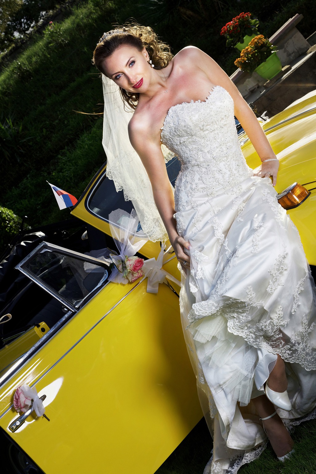 Portrait de mariée avec voiture de collection réalisé à Monaco